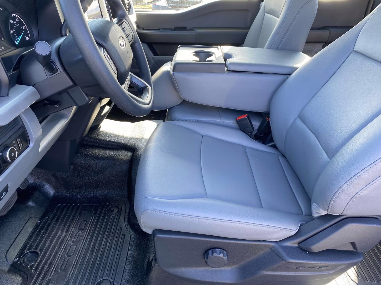 2026 Oxford White Ford Super Duty F-250 SRW XL RWD Truck