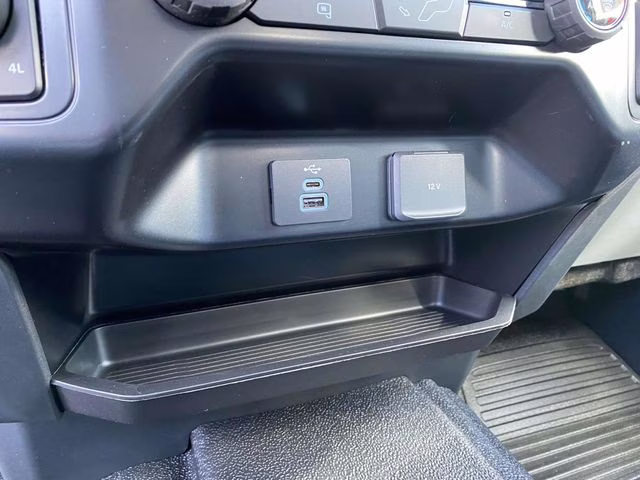 2025 Oxford White Ford Super Duty F-250 SRW XLT 4X4 Truck