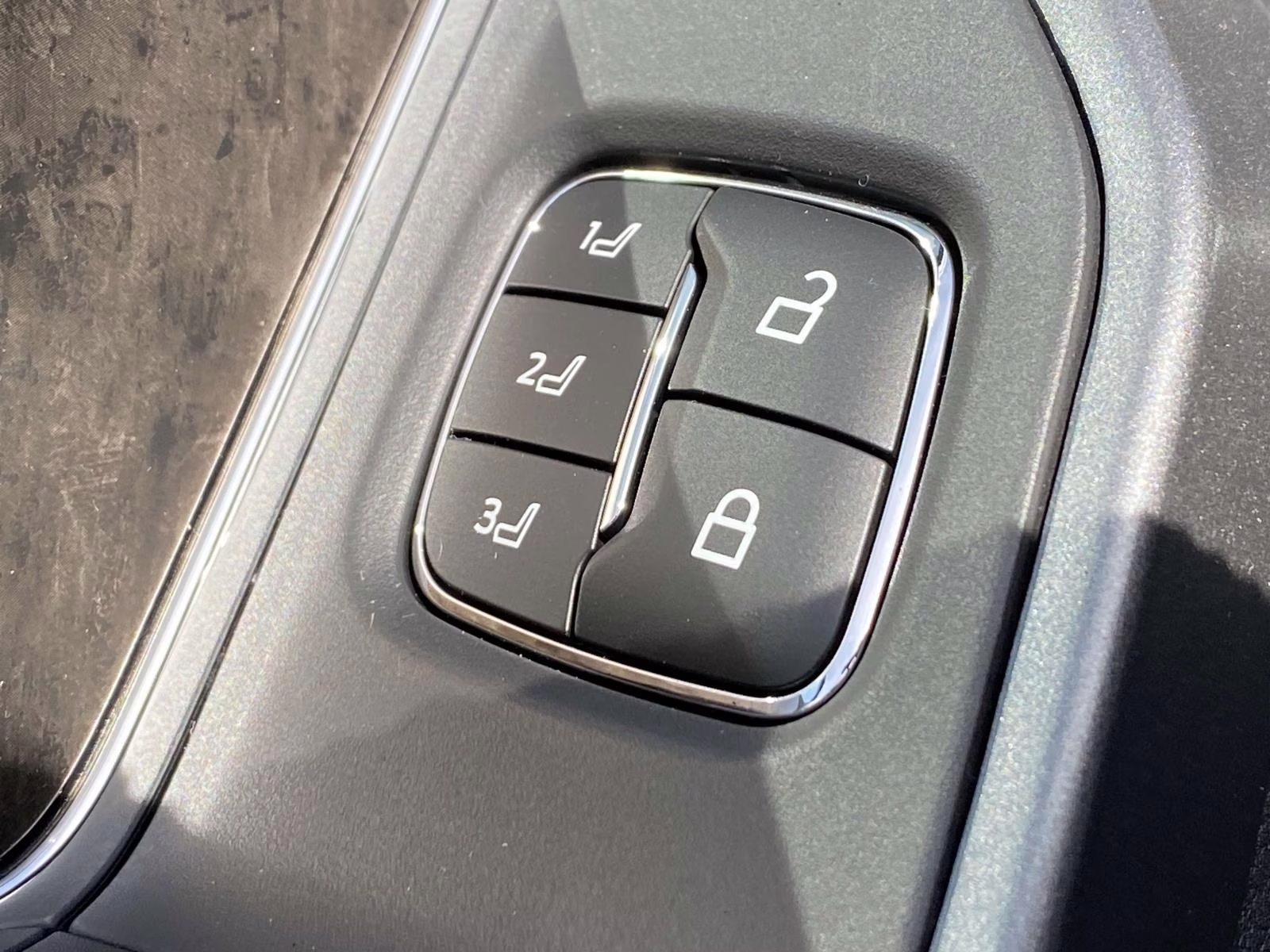 2026 Oxford White Ford Super Duty F-250 SRW Lariat 4X4 Truck