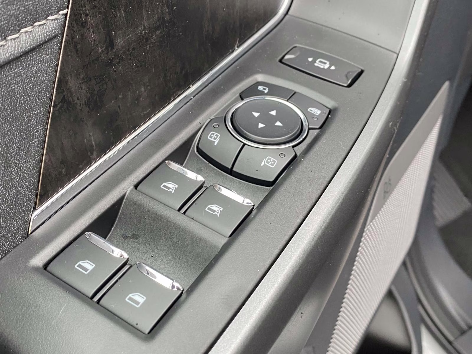 2026 Avalanche Ford Super Duty F-250 SRW Lariat 4X4 Truck