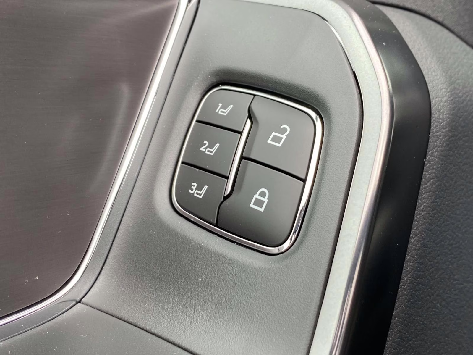 2026 Star White Metallic Tri-Coat Ford Super Duty F-250 SRW Platinum 4X4 Truck