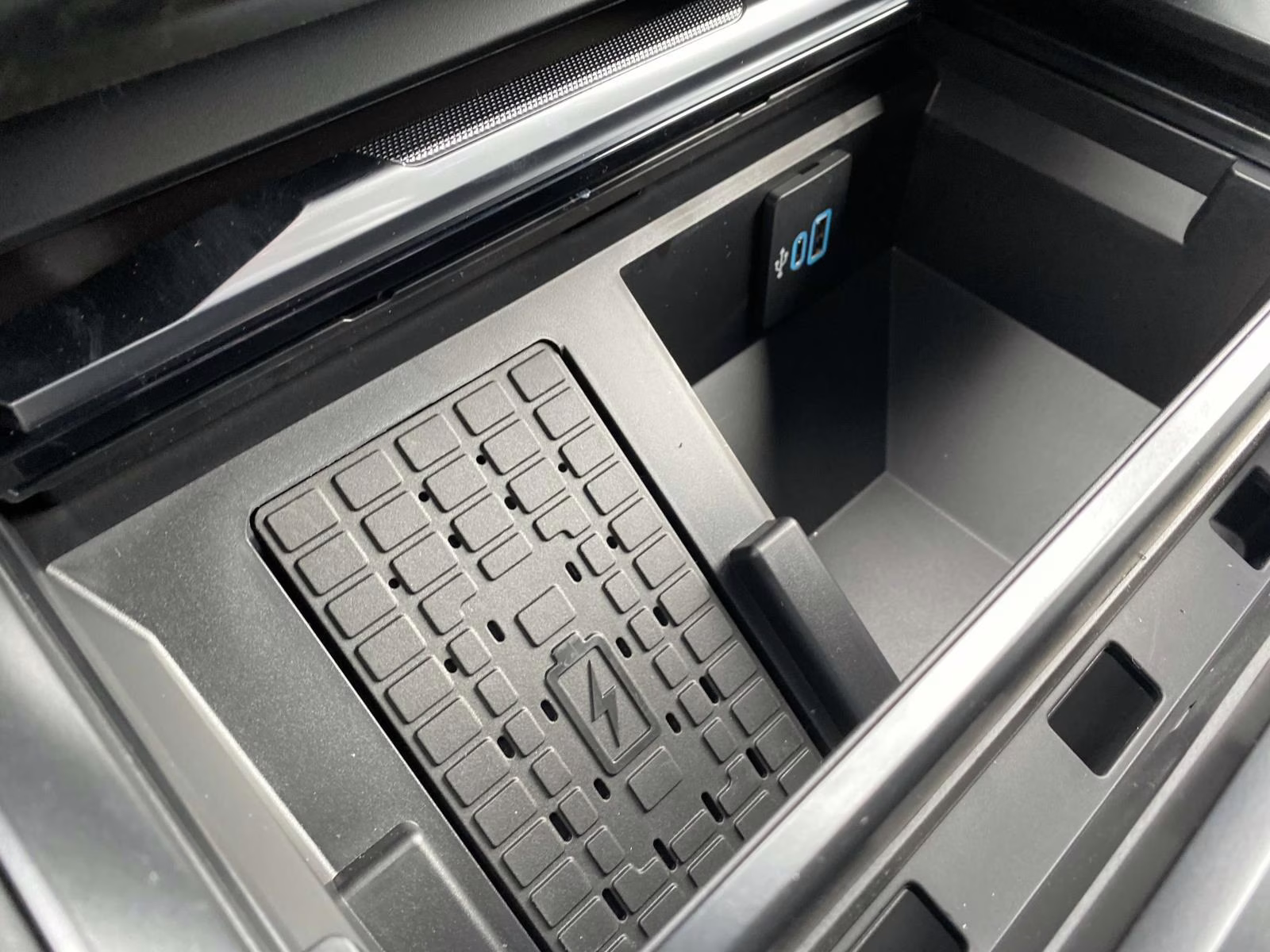 2026 Star White Metallic Tri-Coat Ford Super Duty F-250 SRW Platinum 4X4 Truck