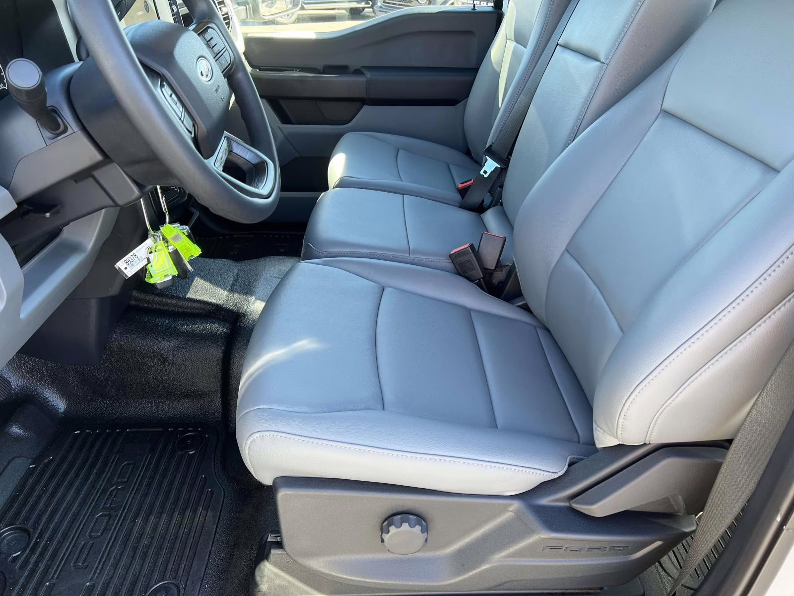 2026 Oxford White Ford Super Duty F-350 SRW XL 4X4 Truck