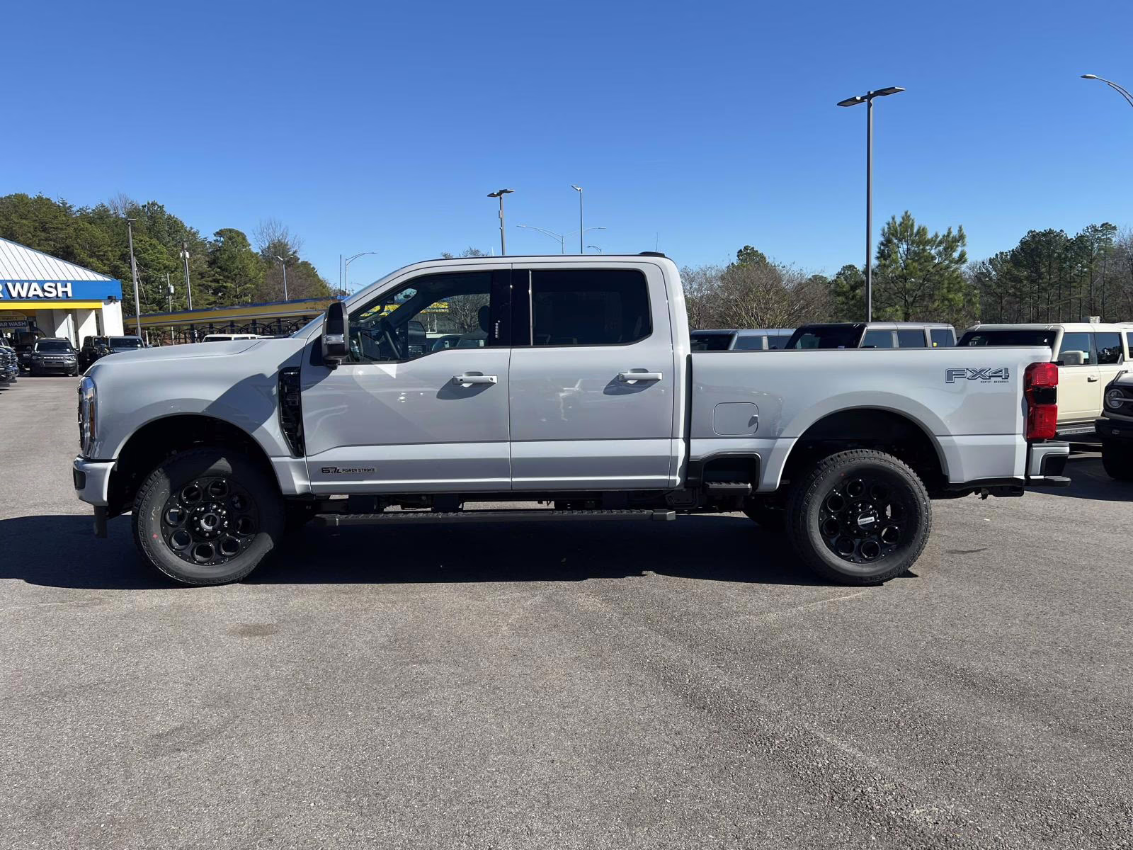 2026 Avalanche Ford Super Duty F-350 SRW Lariat 4X4 Truck