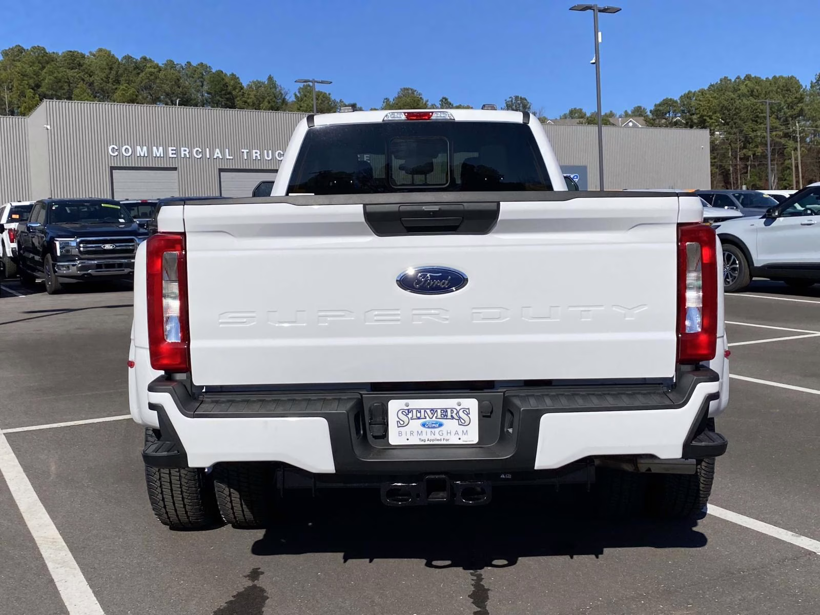 2026 Oxford White Ford Super Duty F-350 DRW XL 4X4 Truck