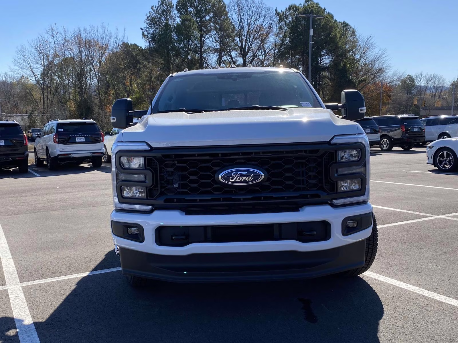 2026 Oxford White Ford Super Duty F-350 DRW XL 4X4 Truck