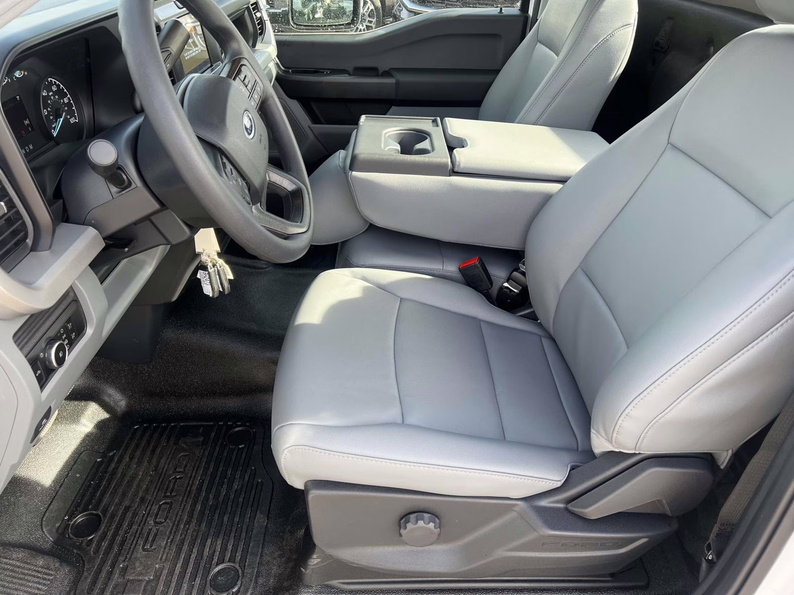 2026 Oxford White Ford Super Duty F-250 SRW XL RWD Truck