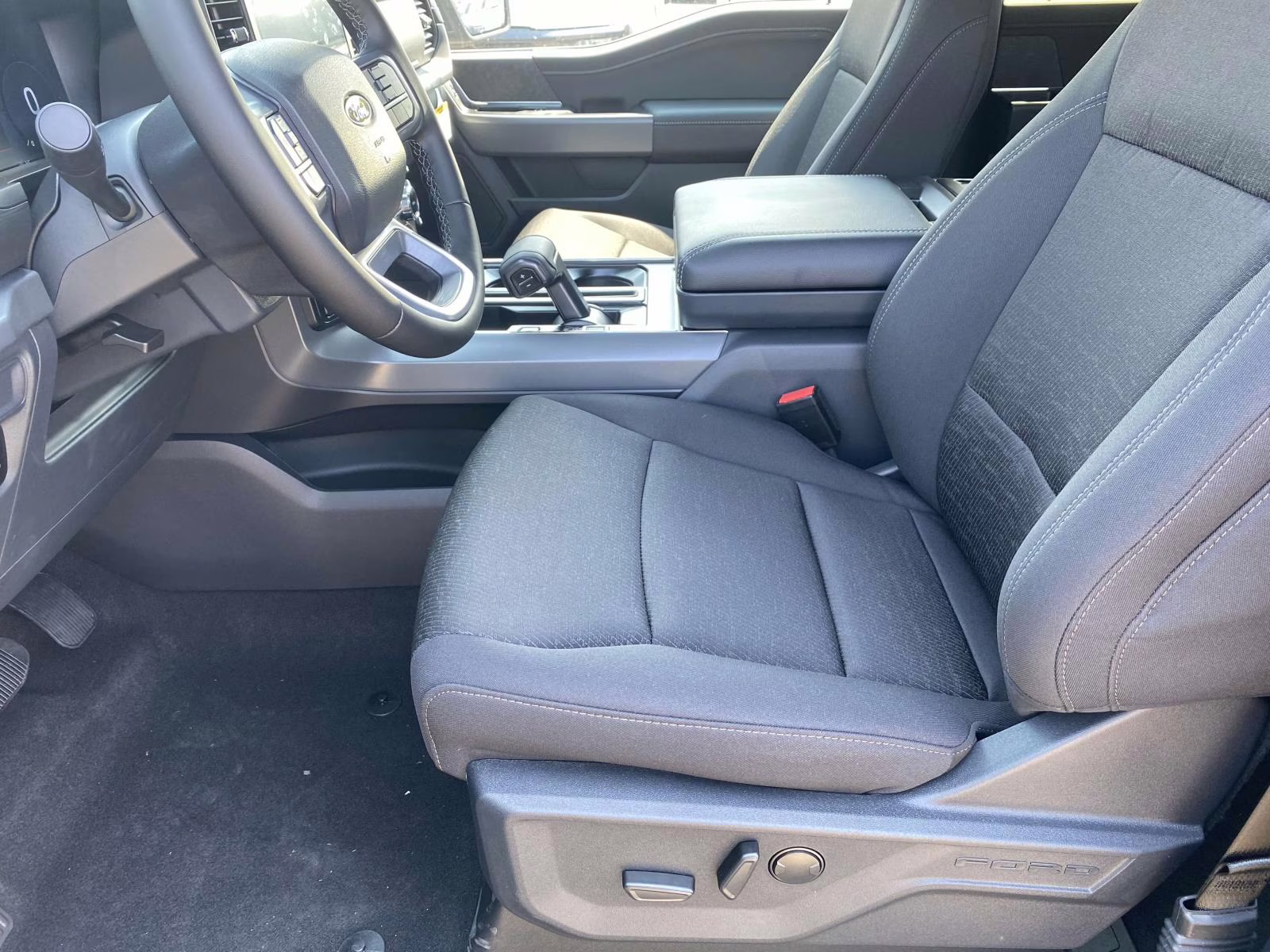 2025 Agate Black Metallic Ford F-150 XLT 4X4 Truck