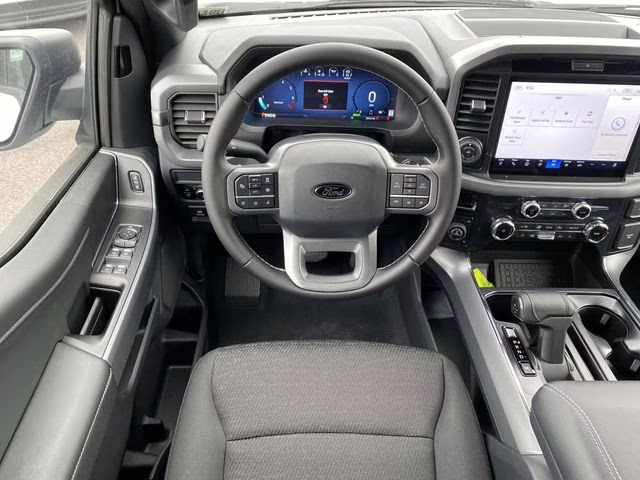 2025 Oxford White Ford F-150 XLT 4X4 Truck