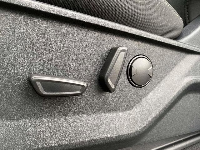 2025 Oxford White Ford F-150 XLT 4X4 Truck