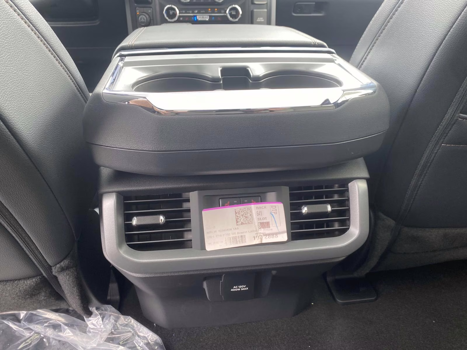 2025 White Metallic Ford F-150 Lariat 4X4 Truck