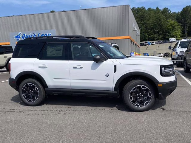 2025 Oxford White Ford Bronco Sport Outer Banks 4X4 SUV