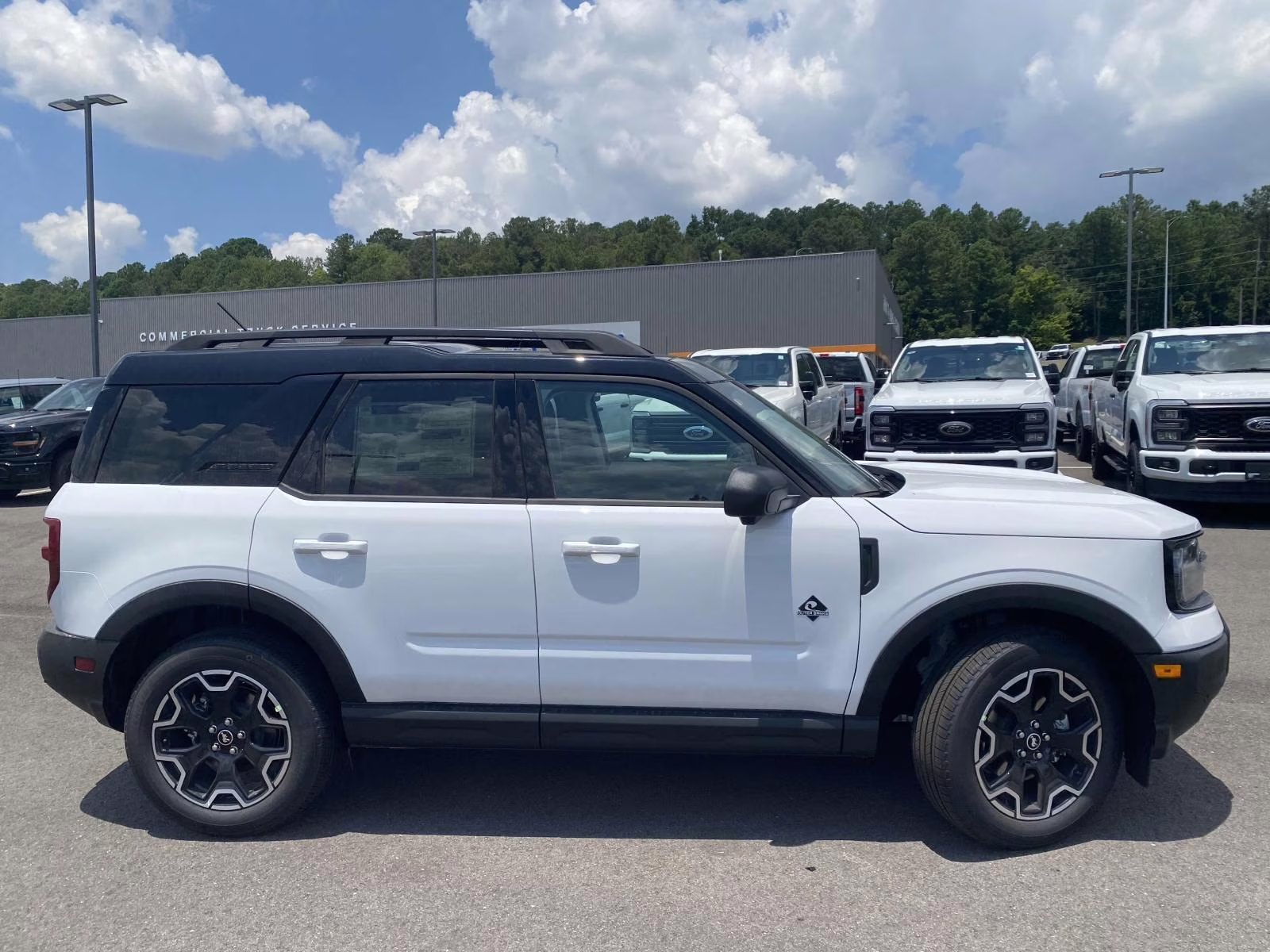 2025 Oxford White Ford Bronco Sport Outer Banks 4X4 SUV