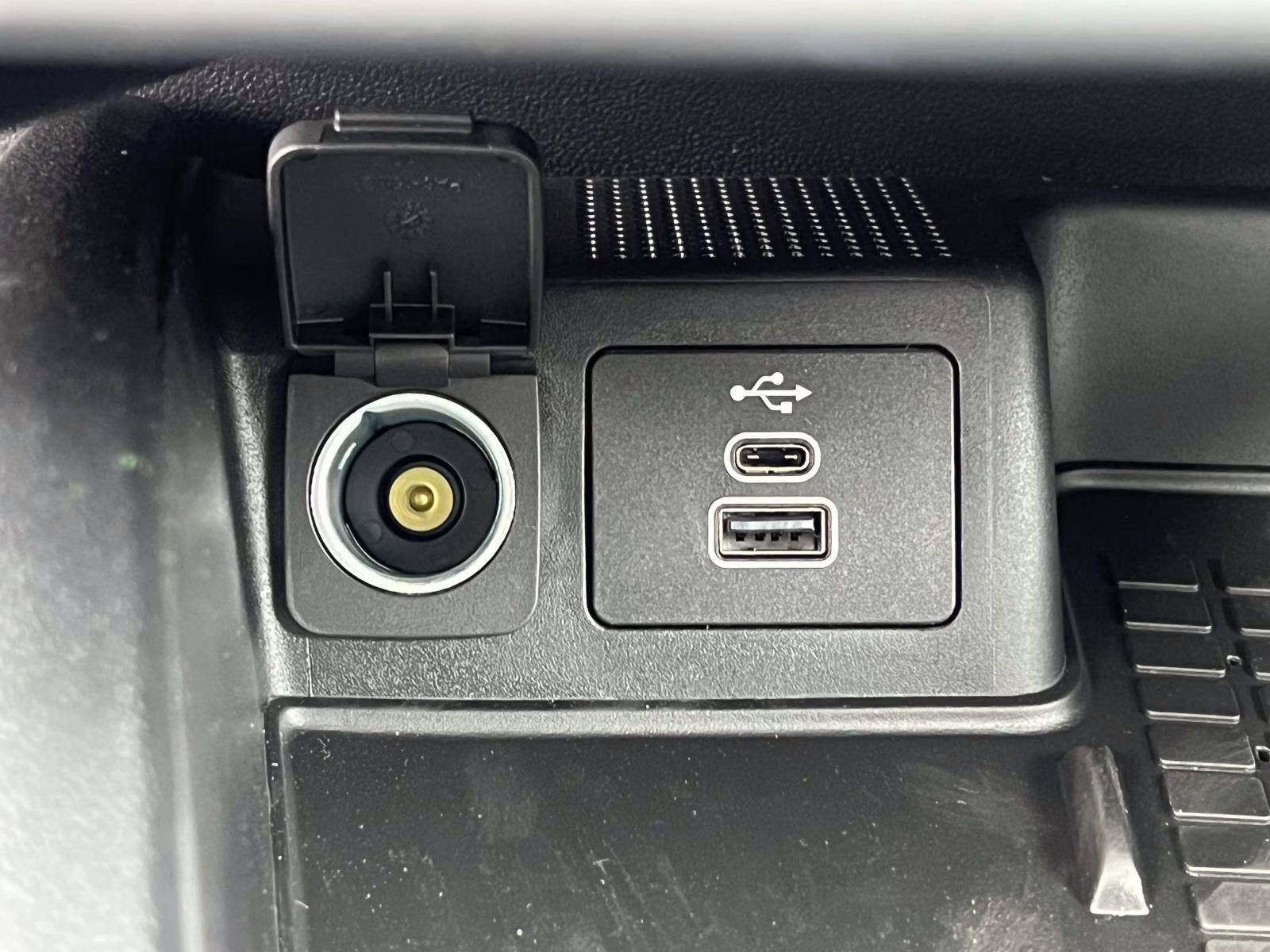 2025 Oxford White Ford Bronco Sport Badlands 4X4 SUV