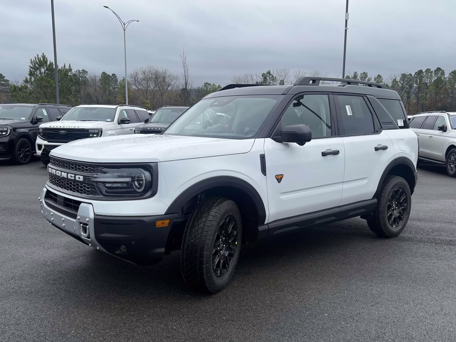 2025 Oxford White Ford Bronco Sport Badlands 4X4 SUV