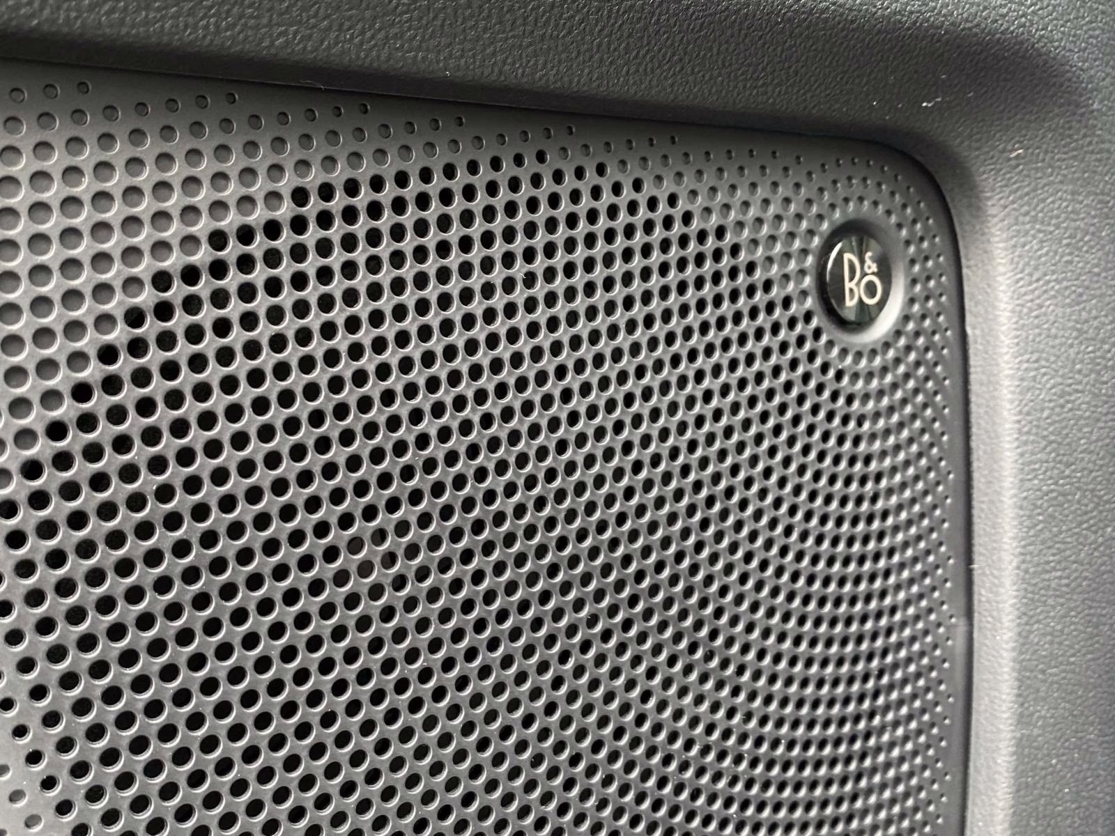 2025 Oxford White Ford Bronco Sport Badlands 4X4 SUV