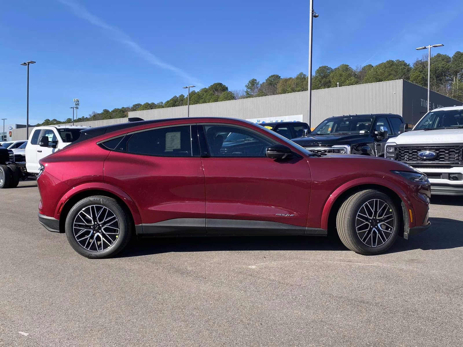 2025 Molten Magenta Metallic Tinted Clearcoat Ford Mustang Mach-E Premium RWD SUV