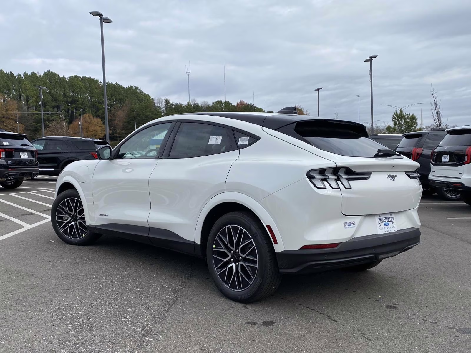 2025 Star White Metallic Tri-Coat Ford Mustang Mach-E Premium RWD SUV