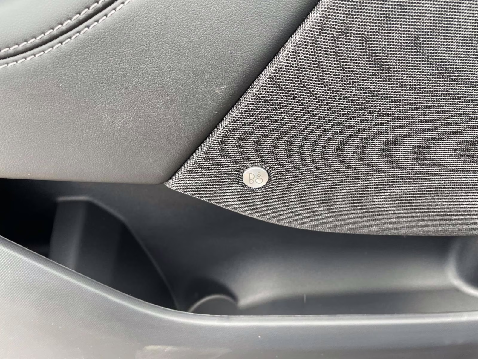 2025 Molten Magenta Metallic Tinted Clearcoat Ford Mustang Mach-E Premium RWD SUV