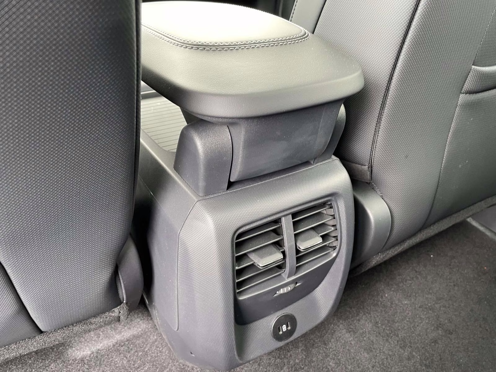 2025 Molten Magenta Metallic Tinted Clearcoat Ford Mustang Mach-E Premium RWD SUV