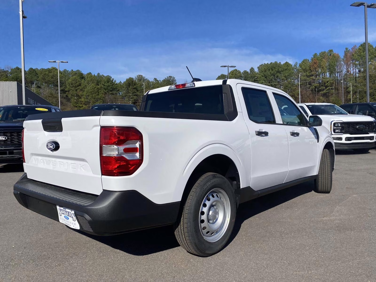 2026 Oxford White Ford Maverick XL FWD Truck