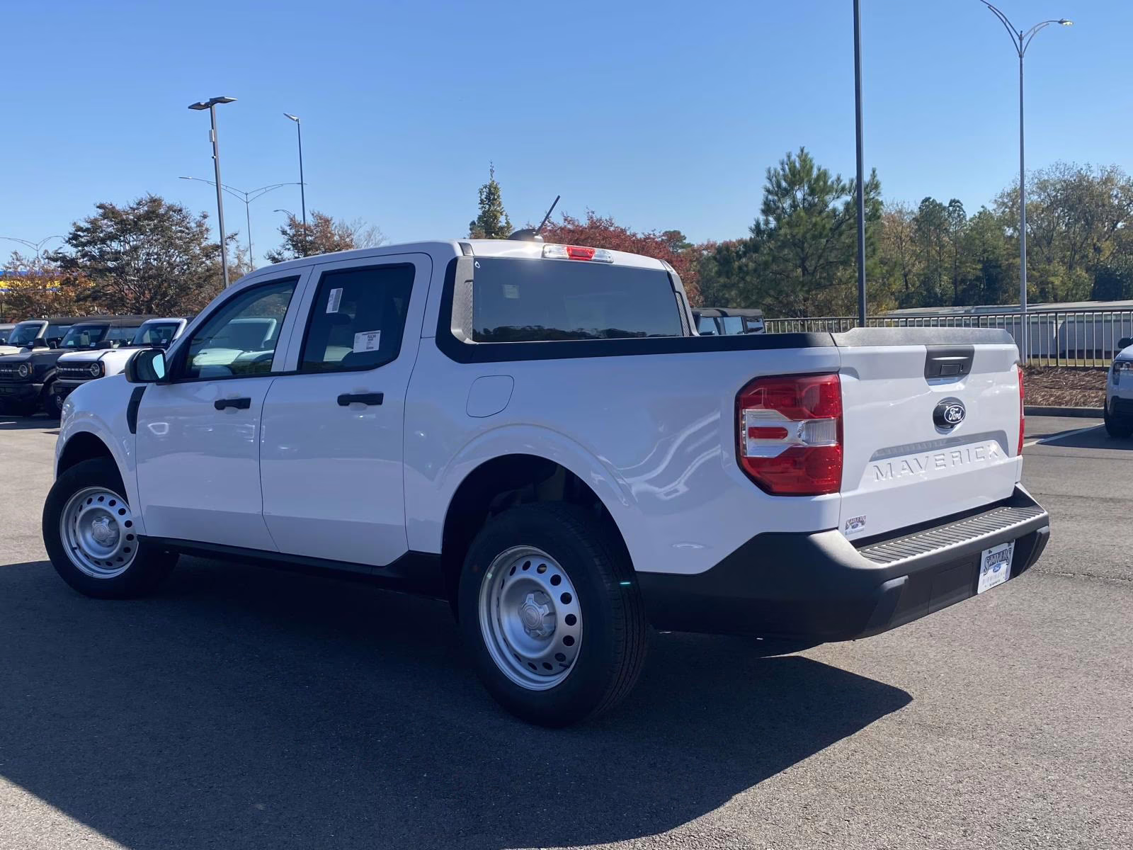 2025 Oxford White Ford Maverick XL FWD Truck