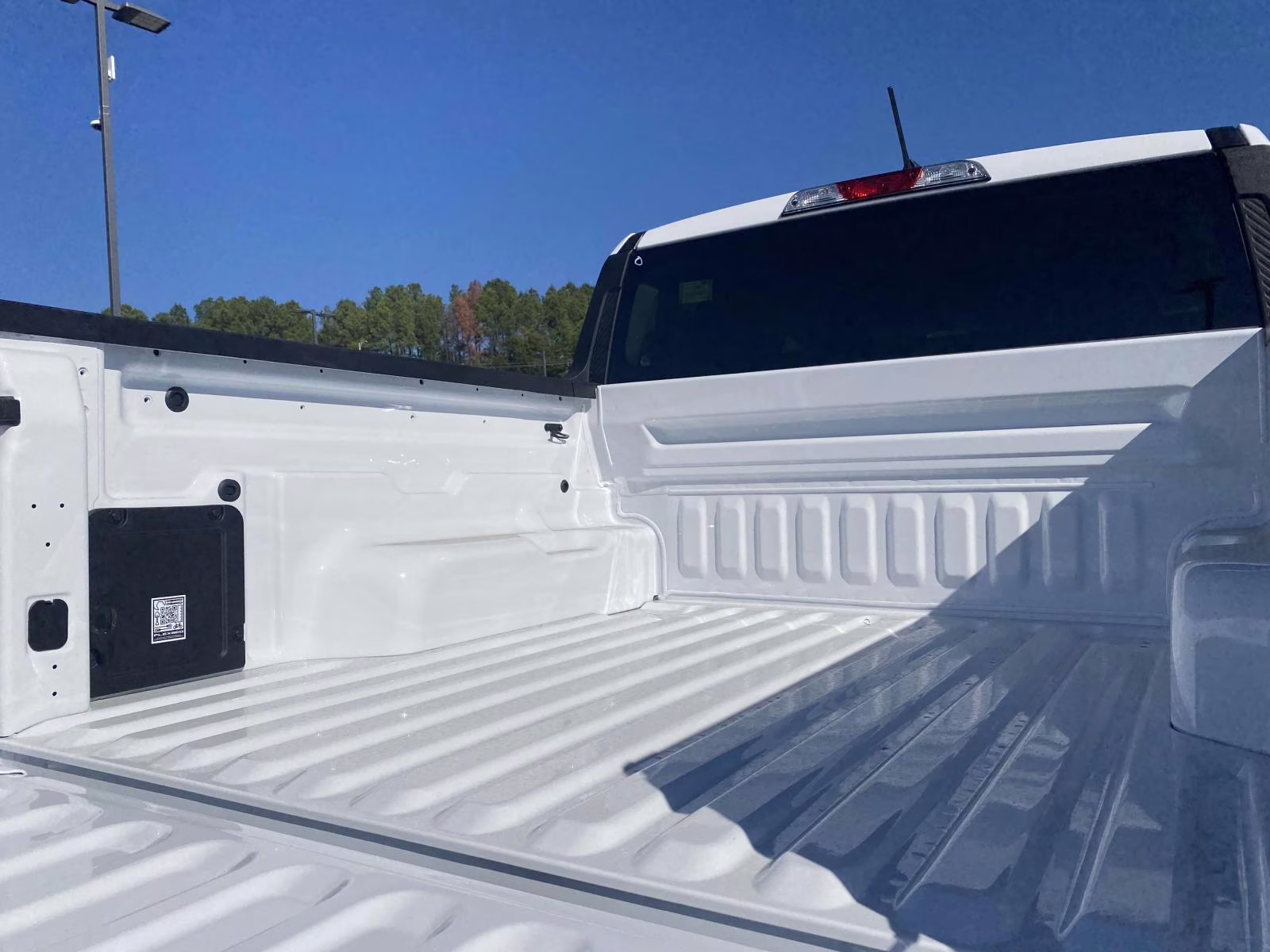 2025 Oxford White Ford Maverick XL FWD Truck