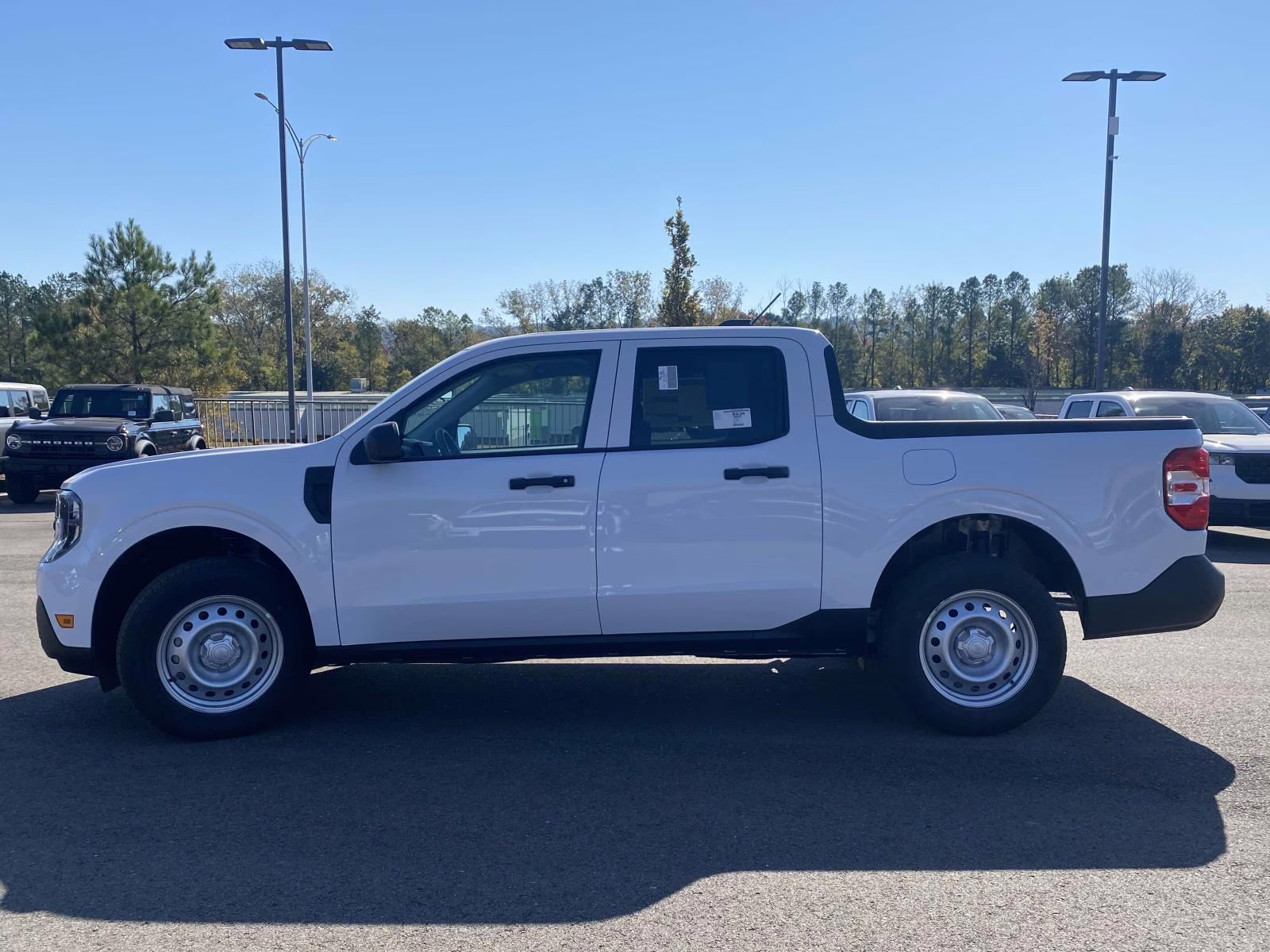 2025 Oxford White Ford Maverick XL FWD Truck