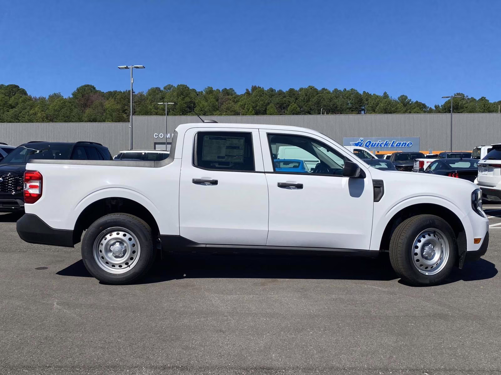 2025 Oxford White Ford Maverick XL FWD Truck
