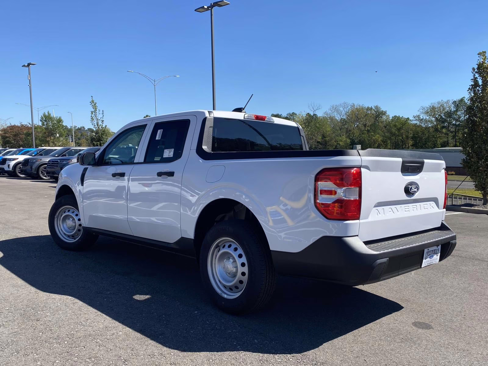 2025 Oxford White Ford Maverick XL FWD Truck