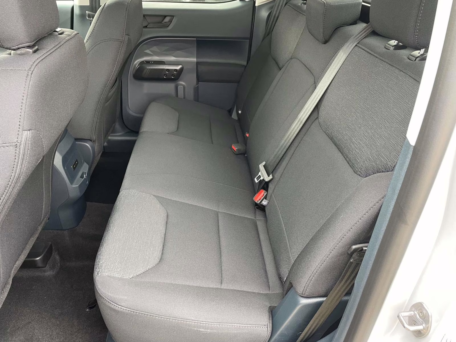 2026 White Metallic Ford Maverick XL FWD Truck