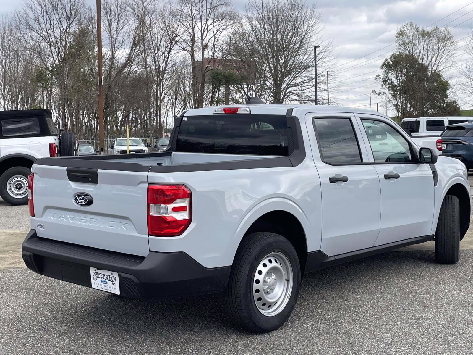 2026 White Metallic Ford Maverick XL FWD Truck