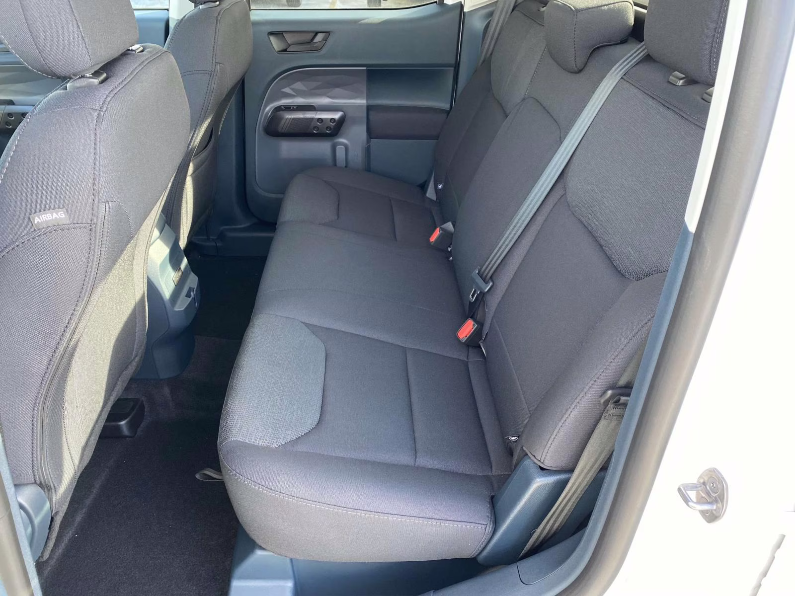 2025 Oxford White Ford Maverick XL AWD Truck