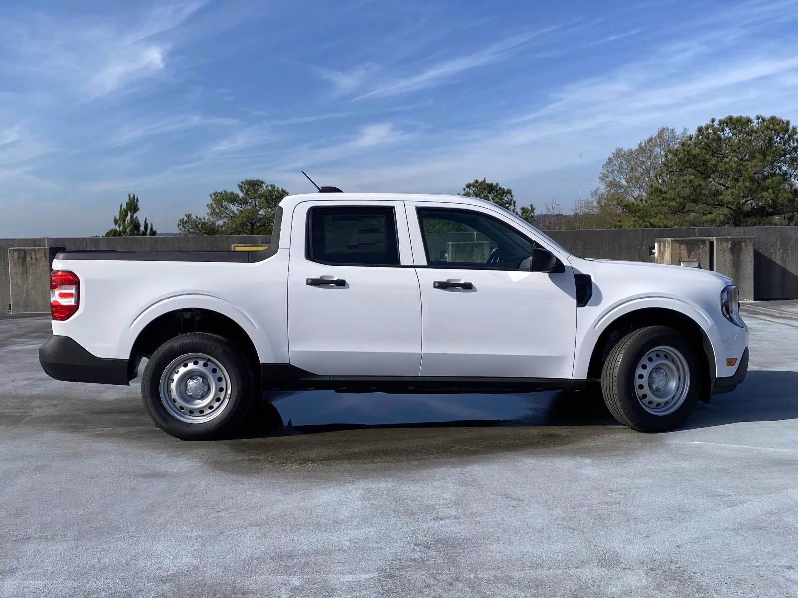 2025 Oxford White Ford Maverick XL AWD Truck
