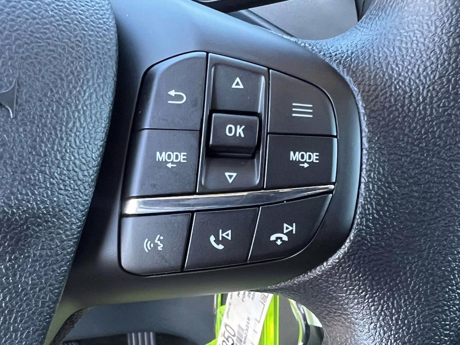 2026 White Metallic Ford Maverick XL AWD Truck