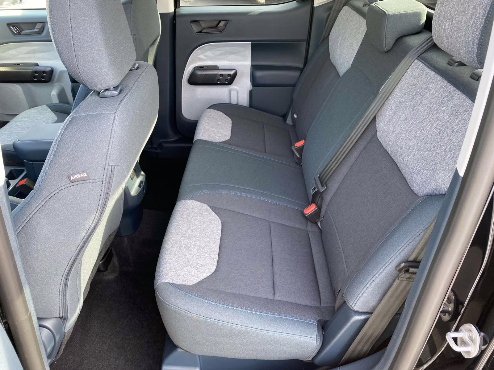 2026 Shadow Black Ford Maverick XLT FWD Truck