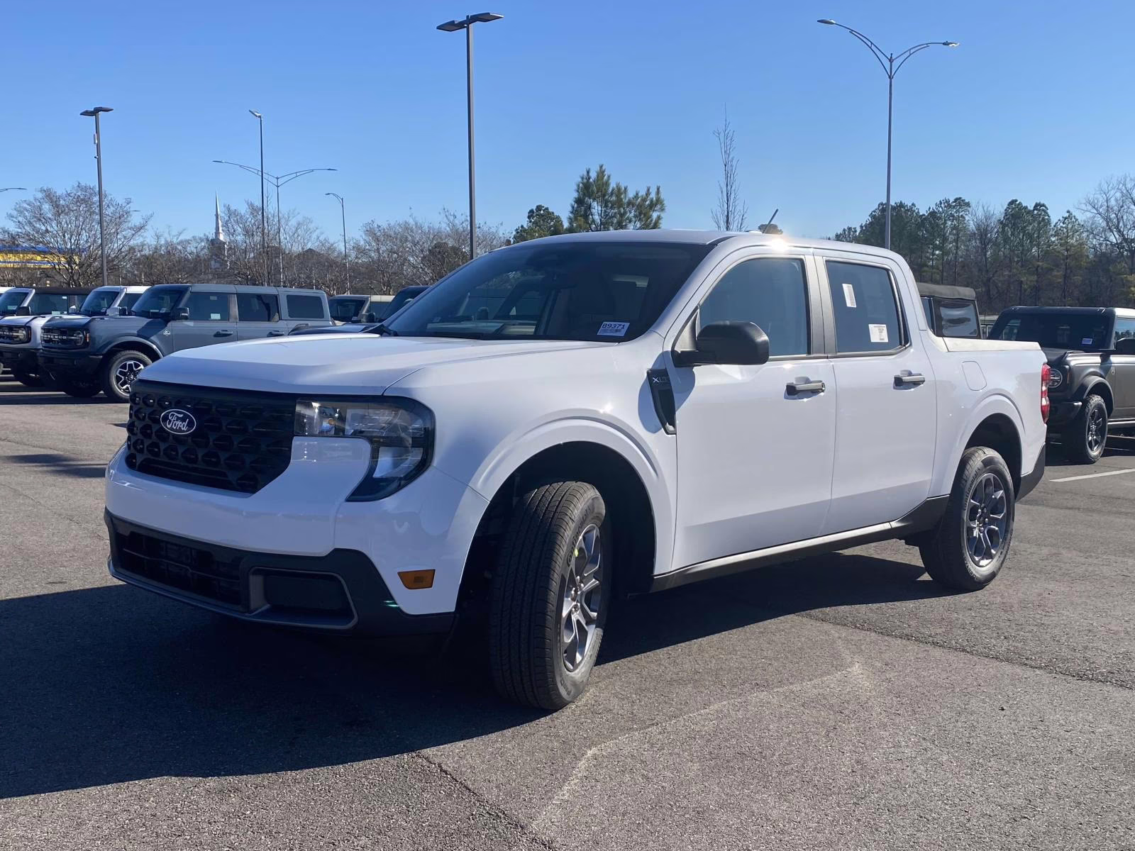 2026 Oxford White Ford Maverick XLT FWD Truck