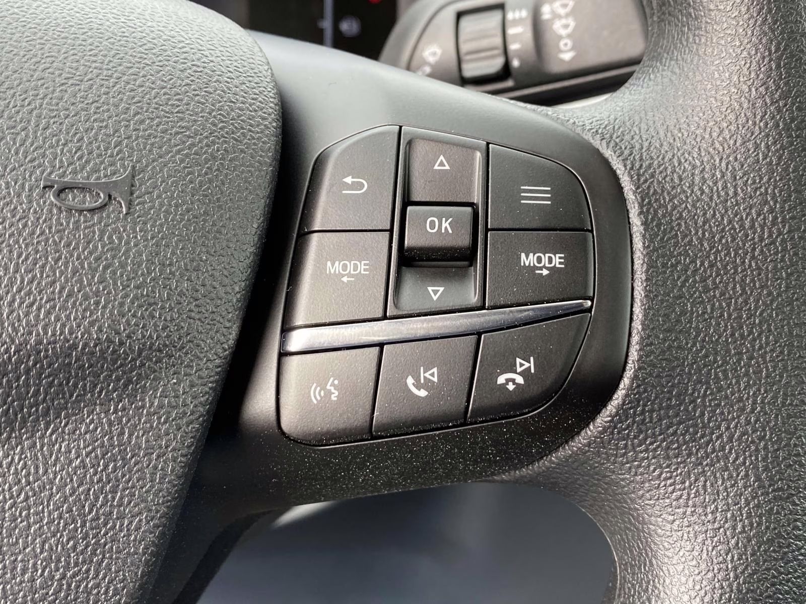 2026 White Metallic Ford Maverick XLT FWD Truck