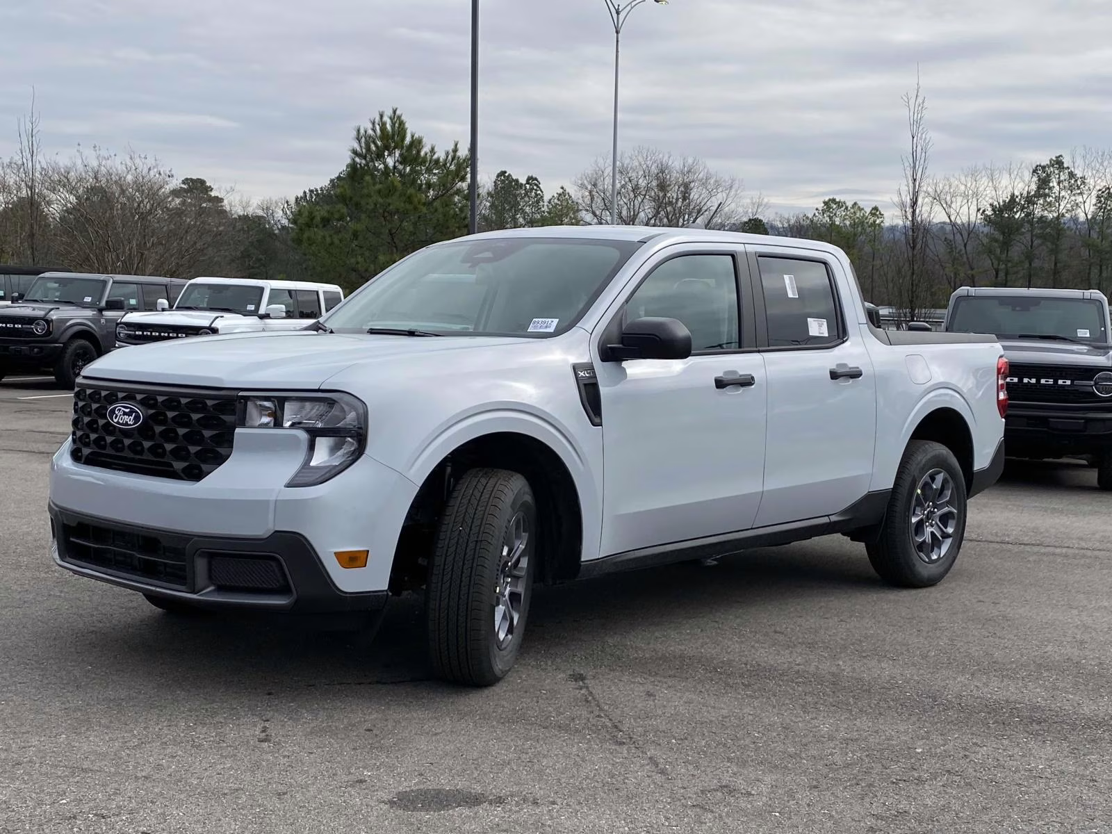 2026 White Metallic Ford Maverick XLT FWD Truck