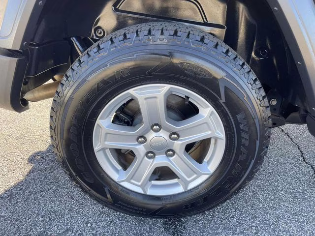 2019 Granite Crystal Metallic Clearcoat Jeep Wrangler Unlimited Sport S 4X4 SUV