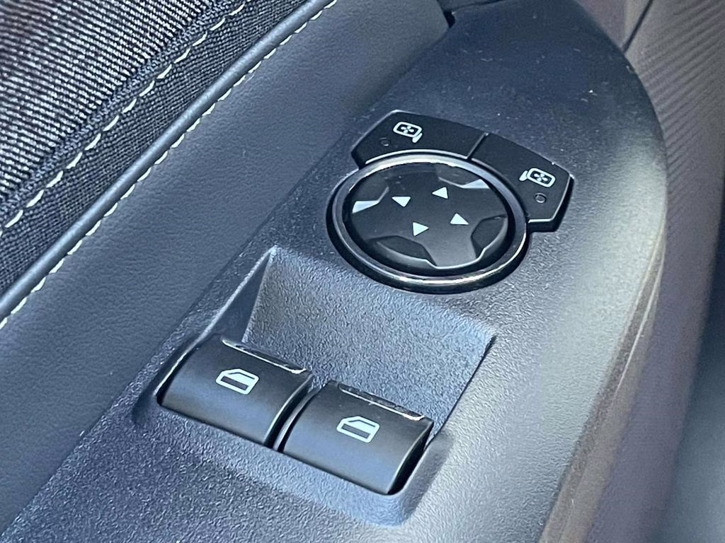 2025 Oxford White Ford Mustang EcoBoost RWD Coupe