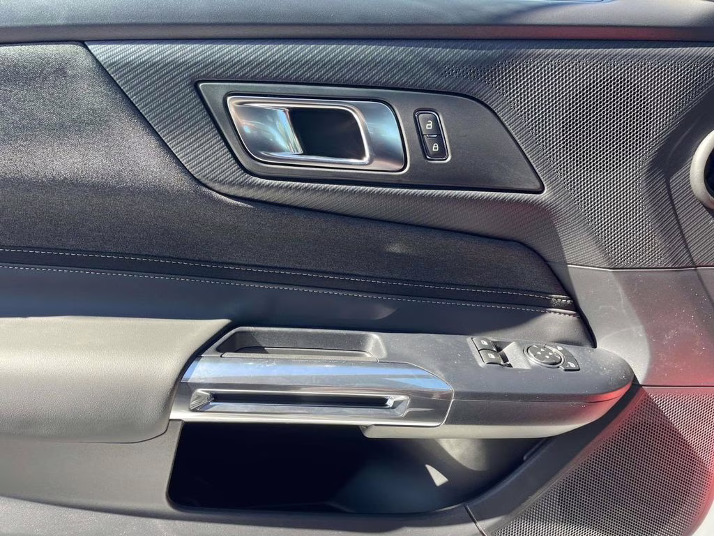 2025 Oxford White Ford Mustang EcoBoost RWD Coupe