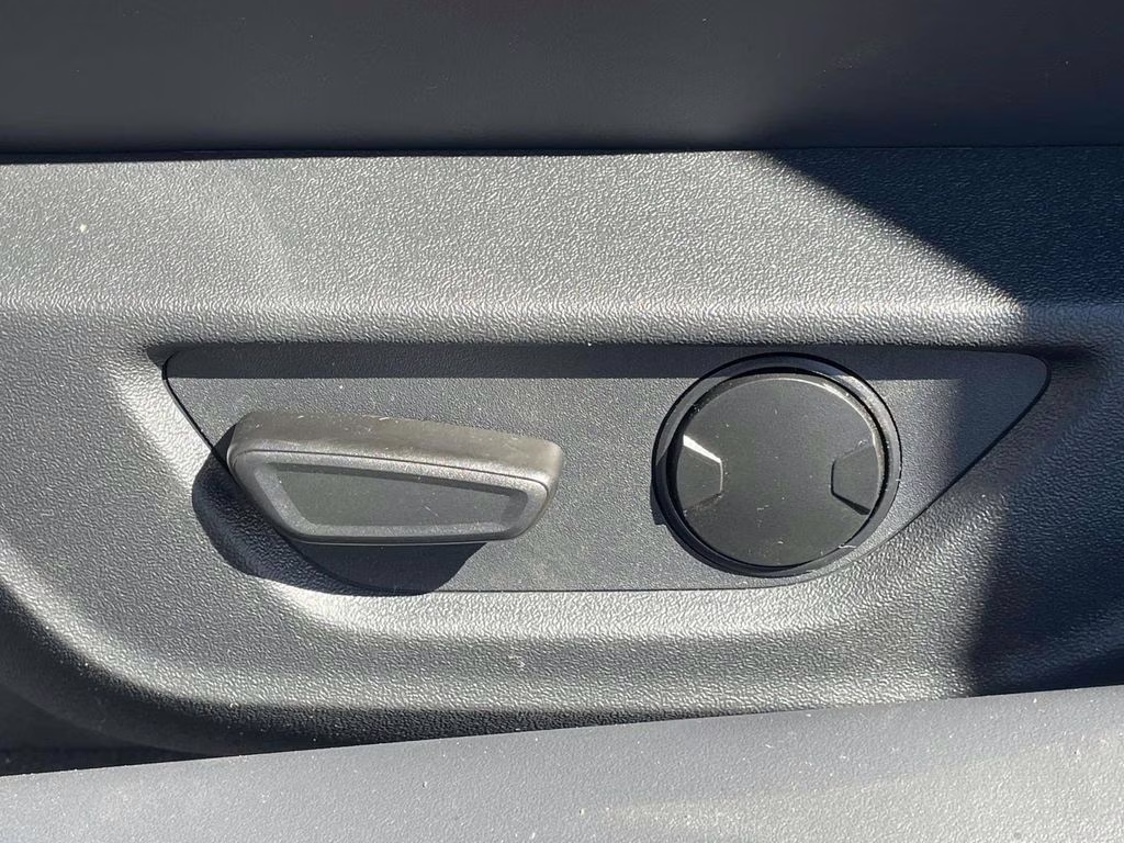 2025 Oxford White Ford Mustang EcoBoost RWD Coupe