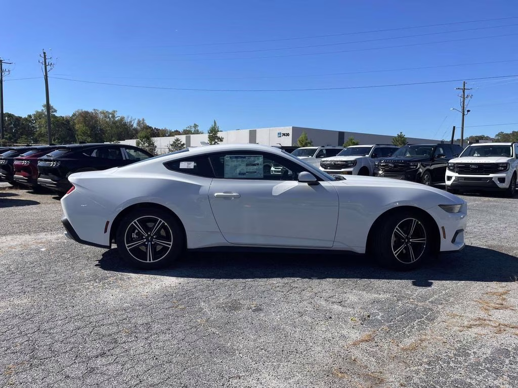 2025 Oxford White Ford Mustang EcoBoost RWD Coupe