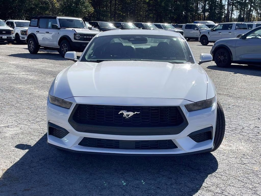 2025 Oxford White Ford Mustang EcoBoost RWD Coupe