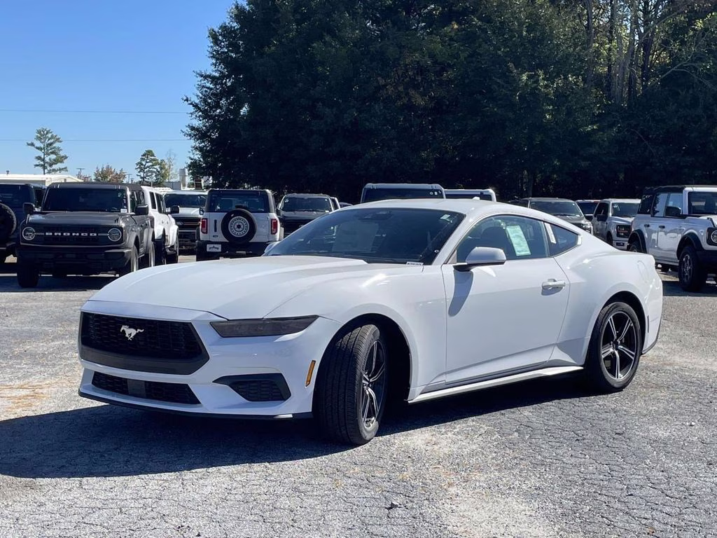 2025 Oxford White Ford Mustang EcoBoost RWD Coupe