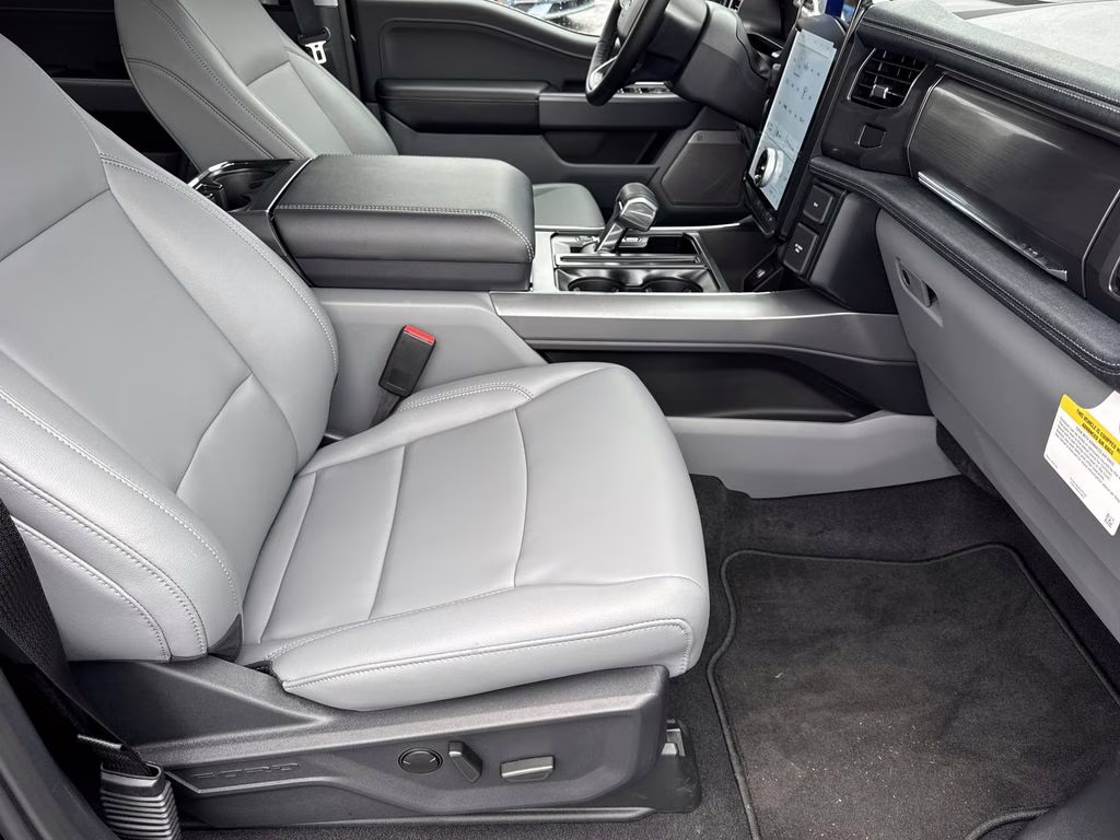 2025 Black Metallic Ford F-150 Lightning Flash AWD Truck