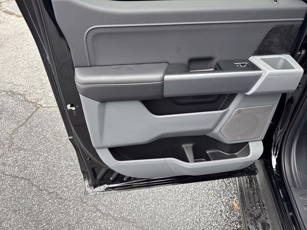 2025 Black Metallic Ford F-150 Lightning Flash AWD Truck