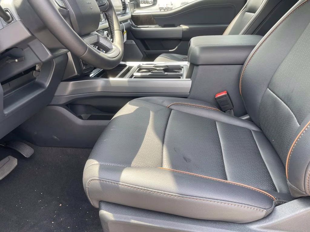 2025 Black Metallic Ford Super Duty F-350 SRW Lariat 4X4 Truck