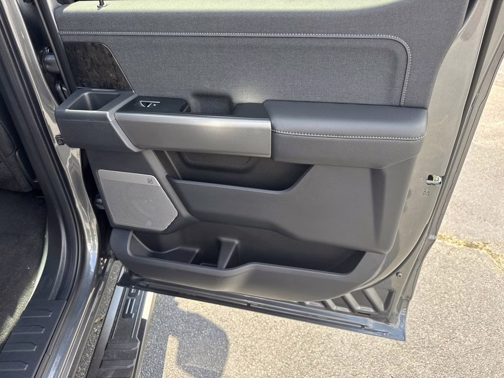 2026 Gray Metallic Ford Super Duty F-350 SRW Lariat 4X4 Truck